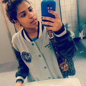 Meet your Posher, Claudia